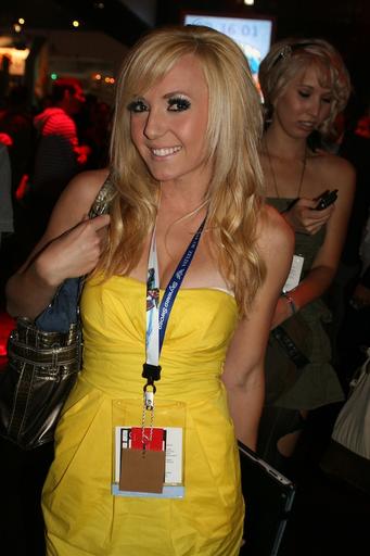 Новости - E3 2011: Booth babes [Большое обновление 13.06]